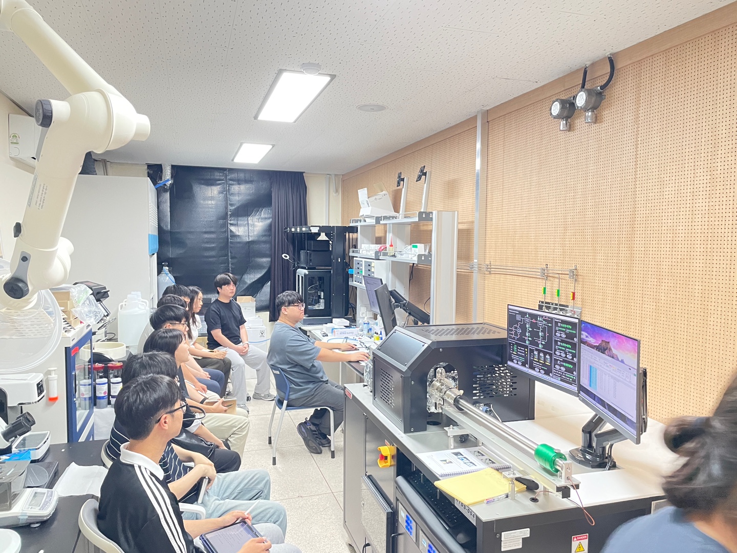 첨단 장비 활용 교육 실습 대표이미지